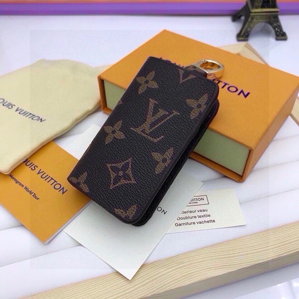 ブランドキーホルダー着用イメージ